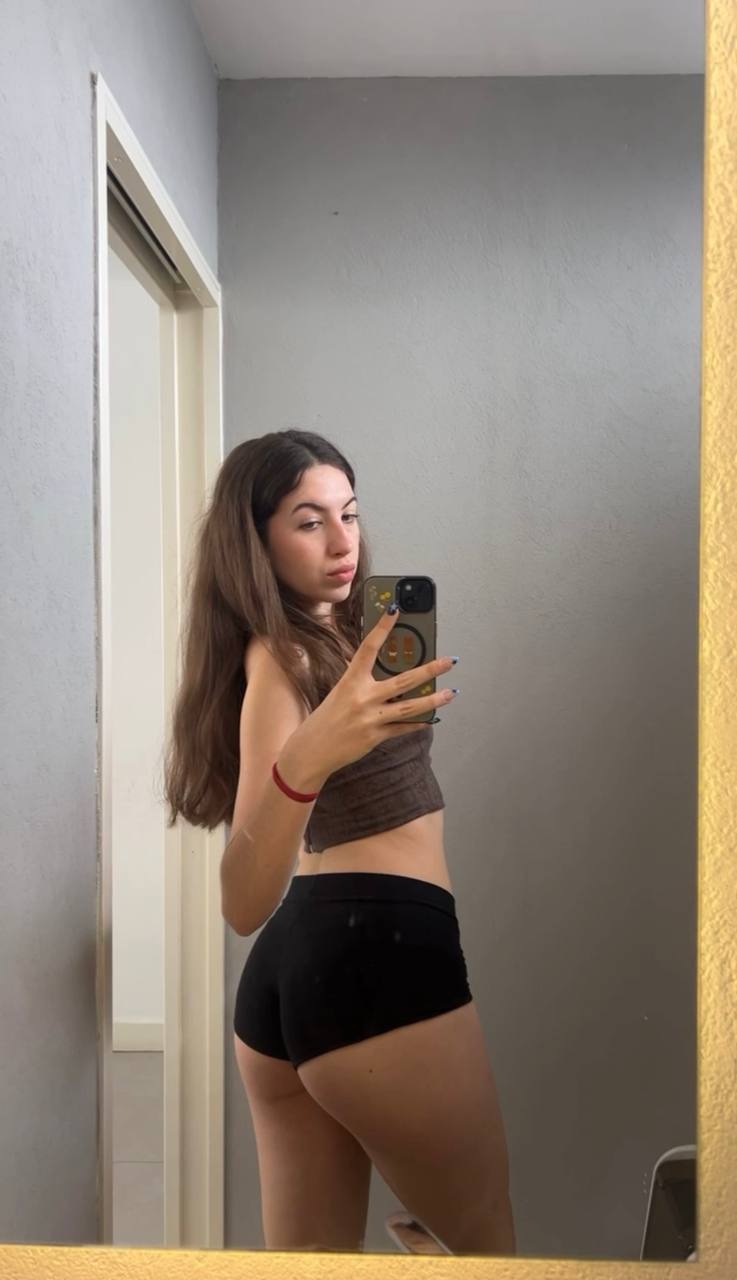 Amber in her underwear in Homs