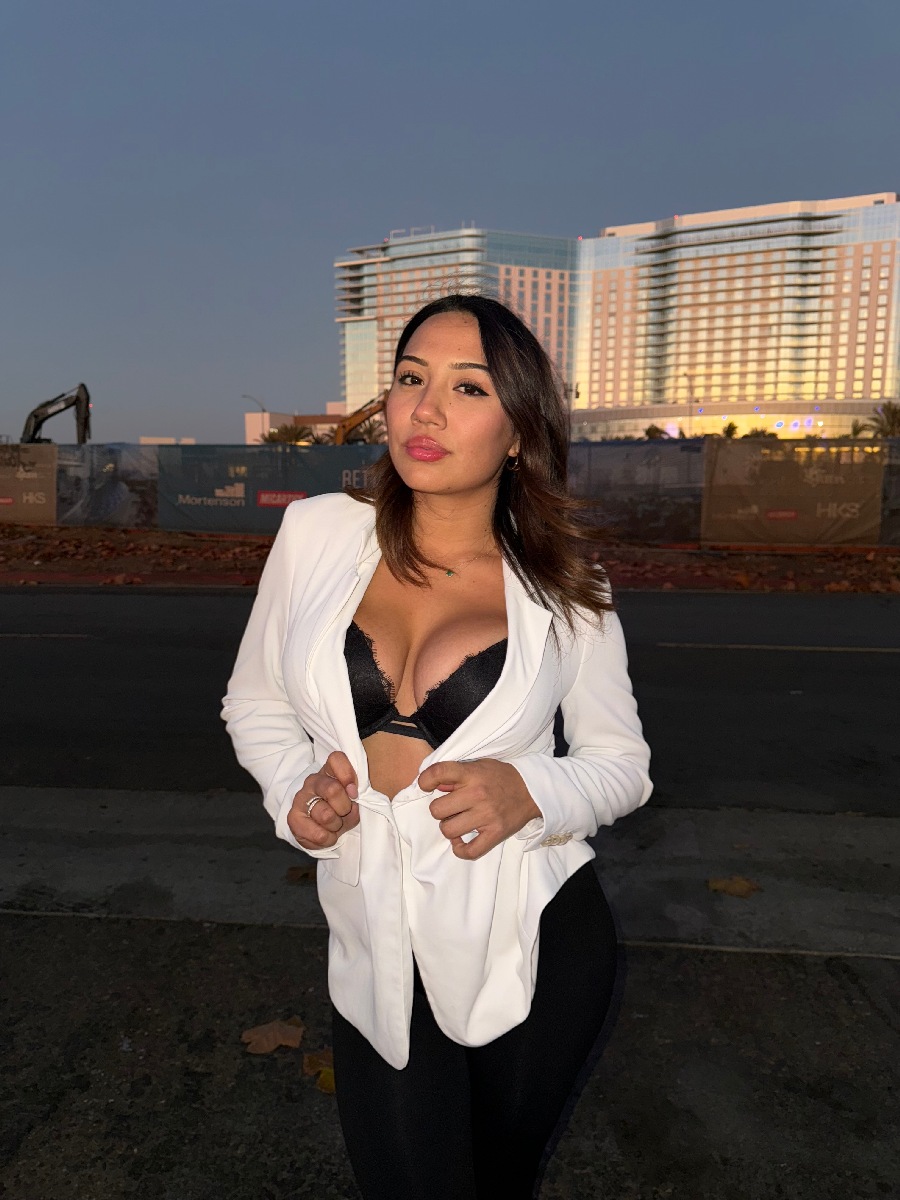 Take a pause and enjoy Ali Cruz — streaming from Homs