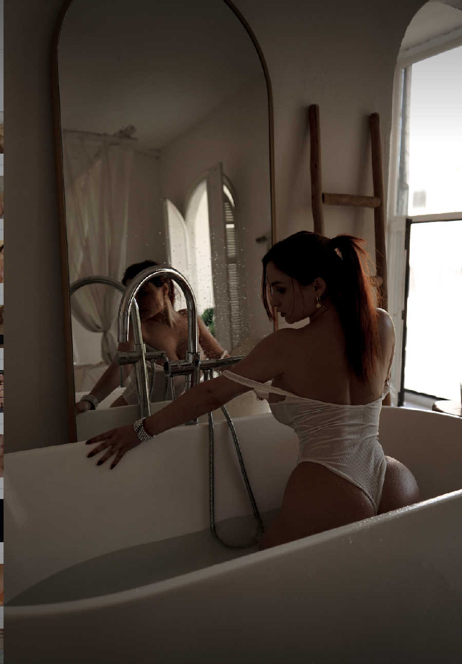 A playful frame from Miranda Faith nude — online in Homs